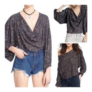 Free People Cowling Around Printed Top Drap Neck Peasant Style Size Small Gray